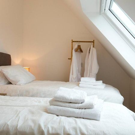 Remarkable 2-Bed Apartment In Culross ภายนอก รูปภาพ