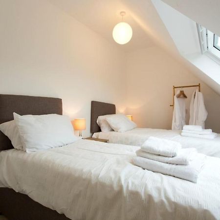 Remarkable 2-Bed Apartment In Culross ภายนอก รูปภาพ