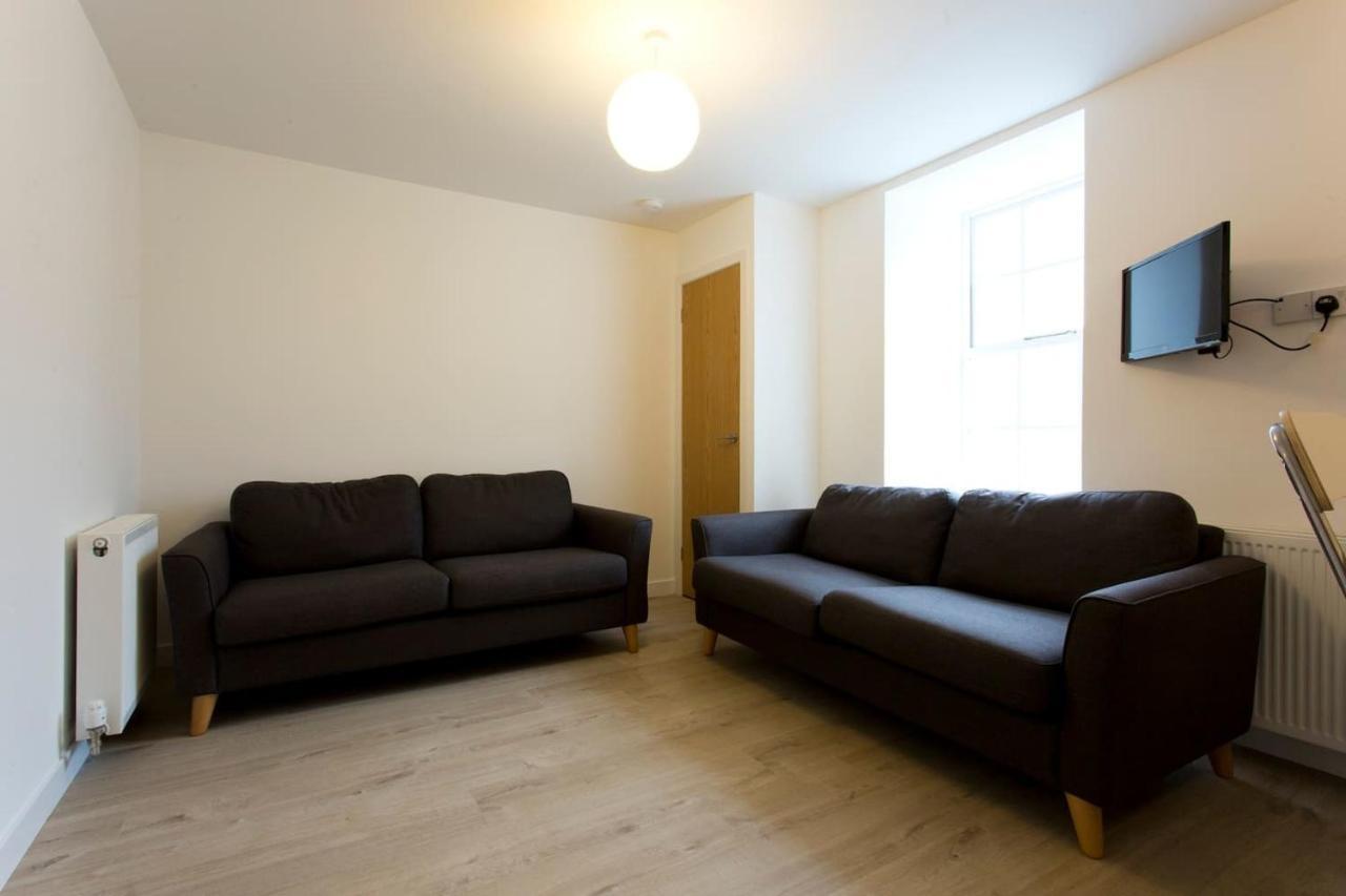 Remarkable 2-Bed Apartment In Culross ภายนอก รูปภาพ