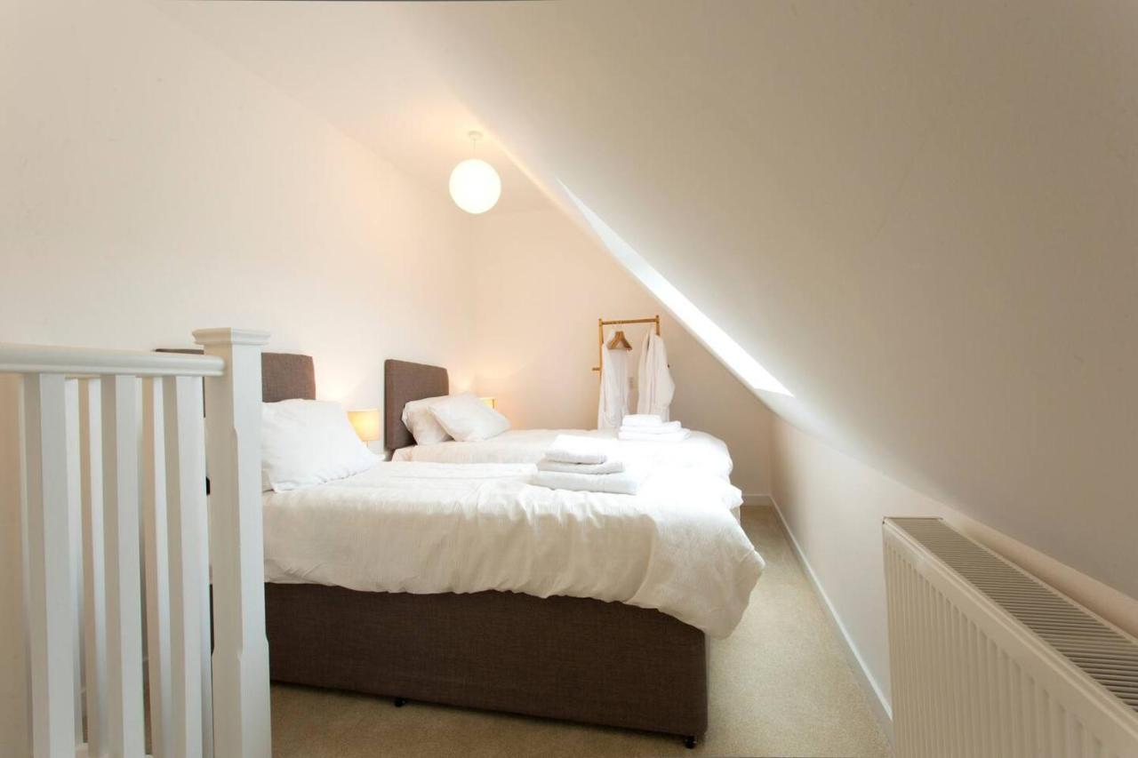 Remarkable 2-Bed Apartment In Culross ภายนอก รูปภาพ
